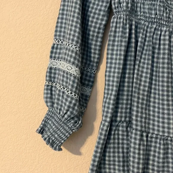 ⭐️HP⭐️ AE dress - Picture 2 of 4